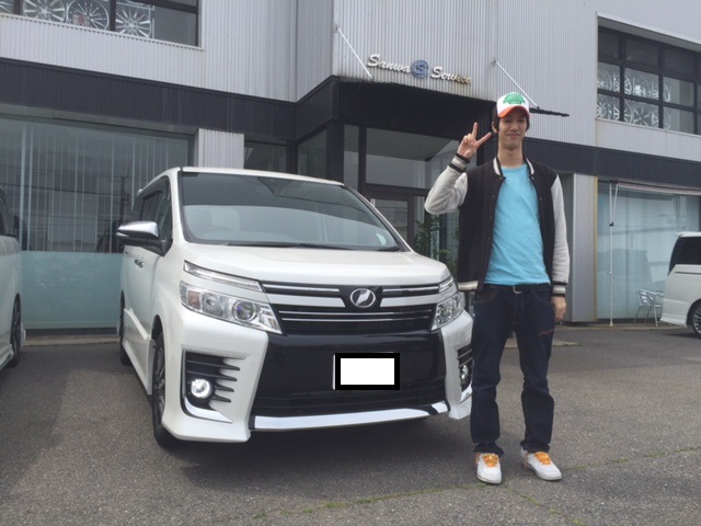 佐藤様　新車ヴォクシー　豊橋市