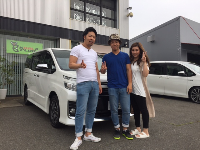 奥山様　新車　ヴォクシー大阪
